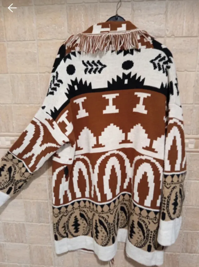 Cardigan Chaqueta punto diseño étnico y moderno