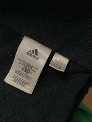 Chaqueta Adidas azul y negra