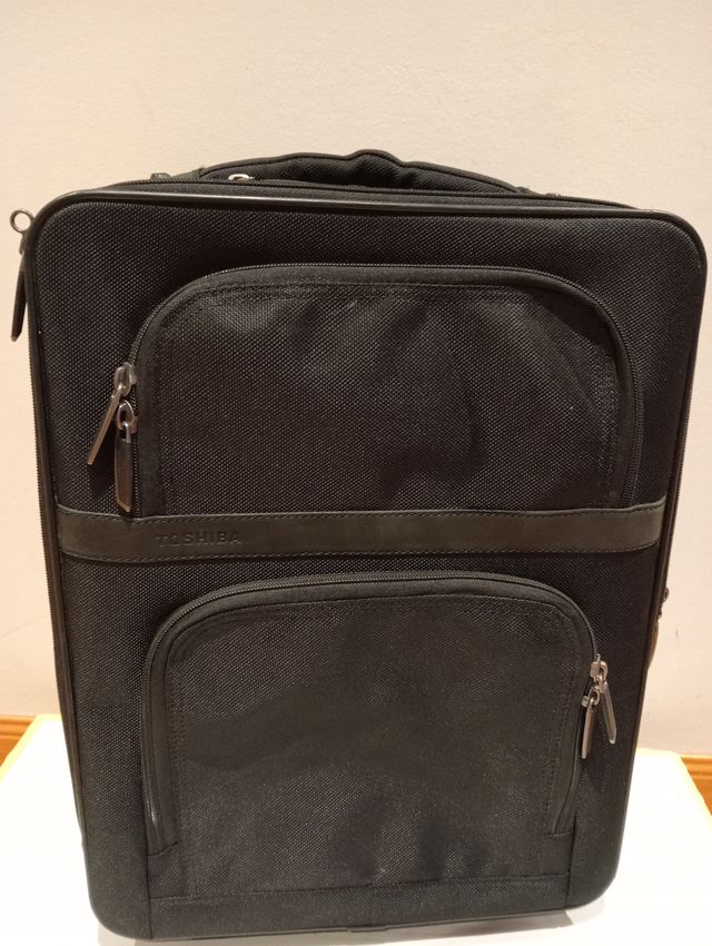 Maleta trolley Toshiba negra