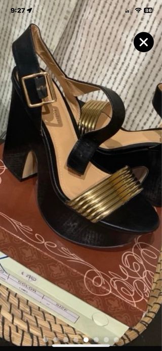 Zapatos de fiesta negros y dorados talla 40