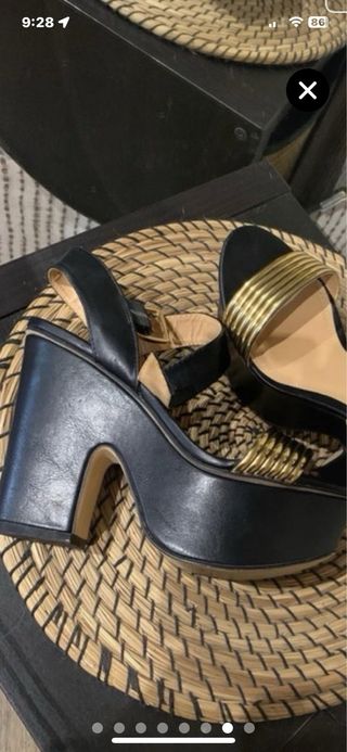 Zapatos de fiesta negros y dorados talla 40