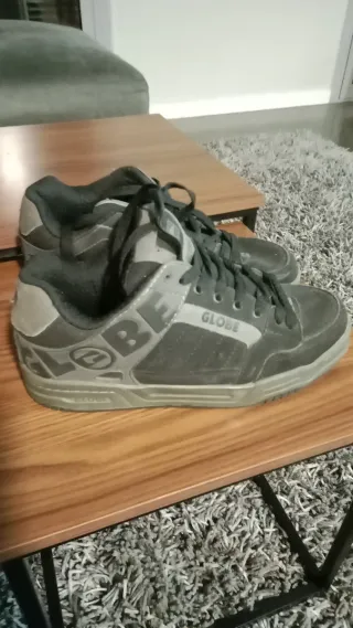 Zapatillas Globe negras y grises