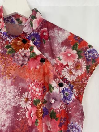 Top estilo asiático floral