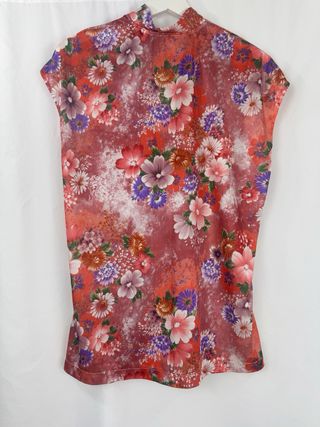 Top estilo asiático floral