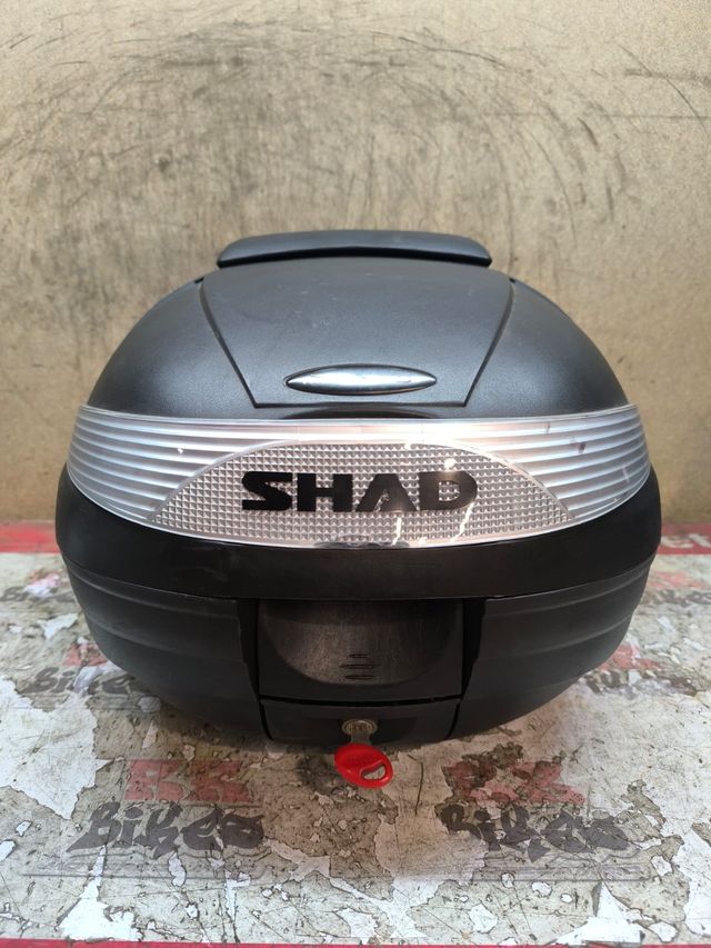 BAUL USADO MARCA SHAD SH29 29 LITROS
