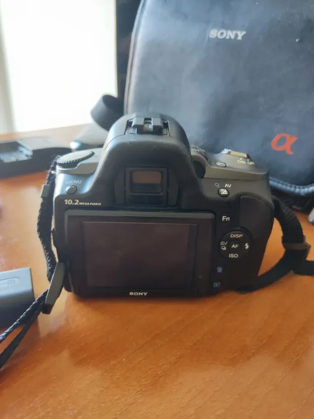 Fotocamera reflex Sony Alpha 330 + Accessori