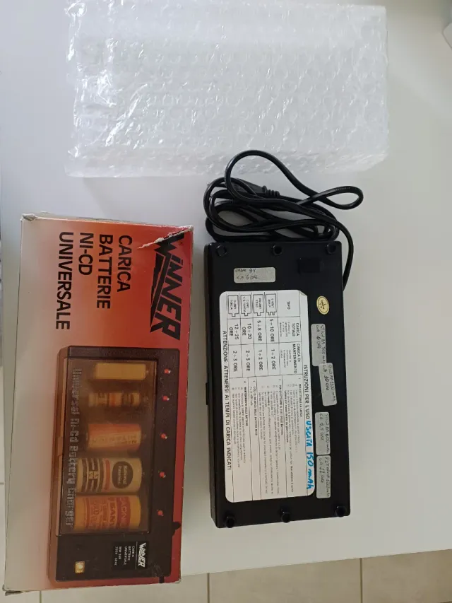 Caricabatterie Winner Ni-Cd Universale