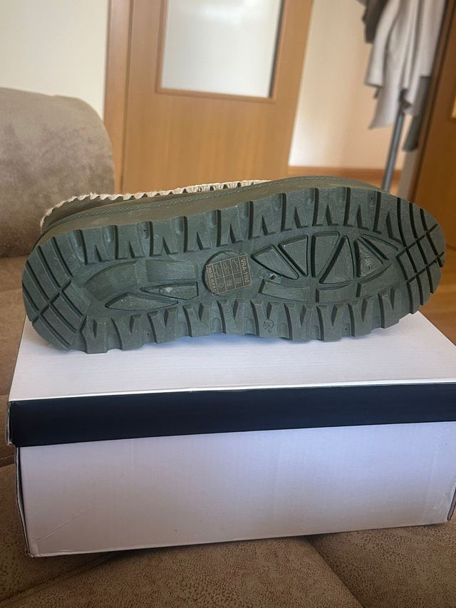 Botas VIRUCCI verdes nuevas sin estrenar