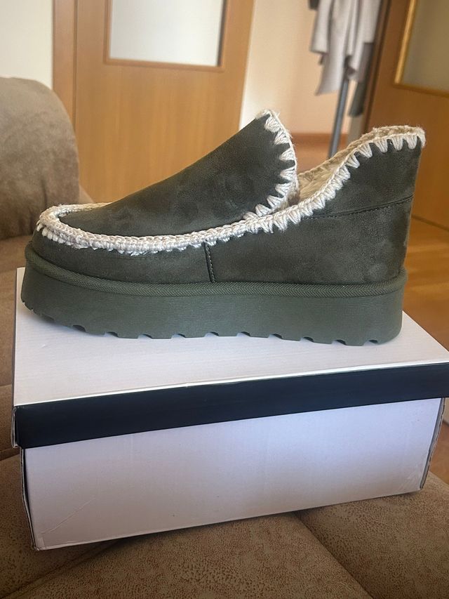 Botas VIRUCCI verdes nuevas sin estrenar