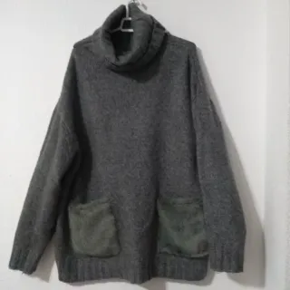 Jersey Zara cuello alto con bolsillos