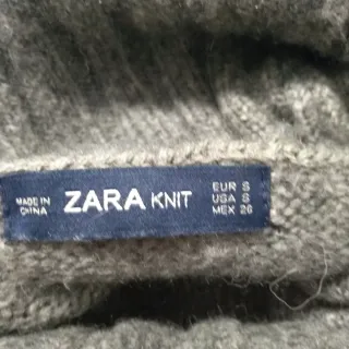 Jersey Zara cuello alto con bolsillos