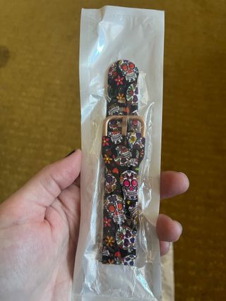 Correas de reloj multicolor y plateadas