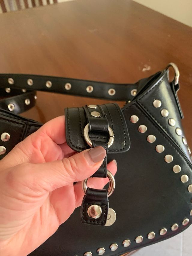 Borsetta da ragazzina nera con borchie cm 22 x 17