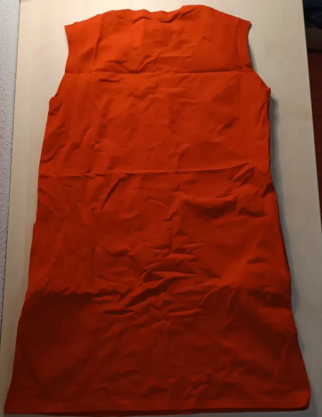 Camiseta roja sin mangas