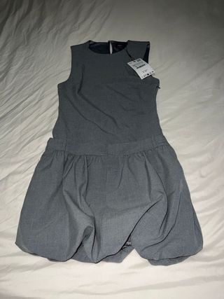 Vestido Zara gris