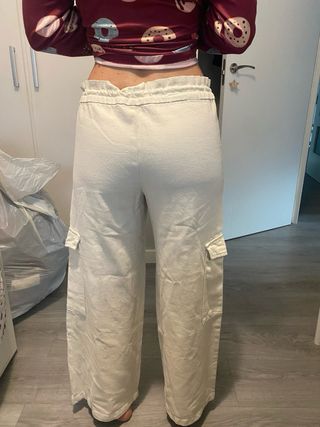 Pantalones anchos cargo beige