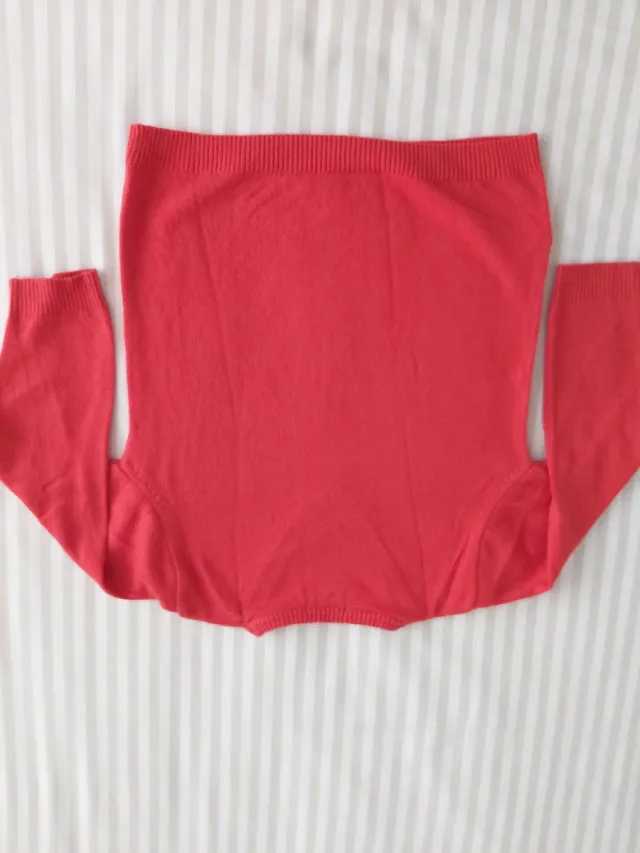 Jersey rojo cuello pico Neck and Neck