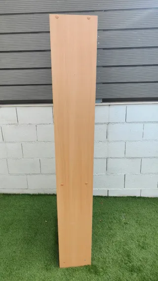 Estantería de madera beige/marrón