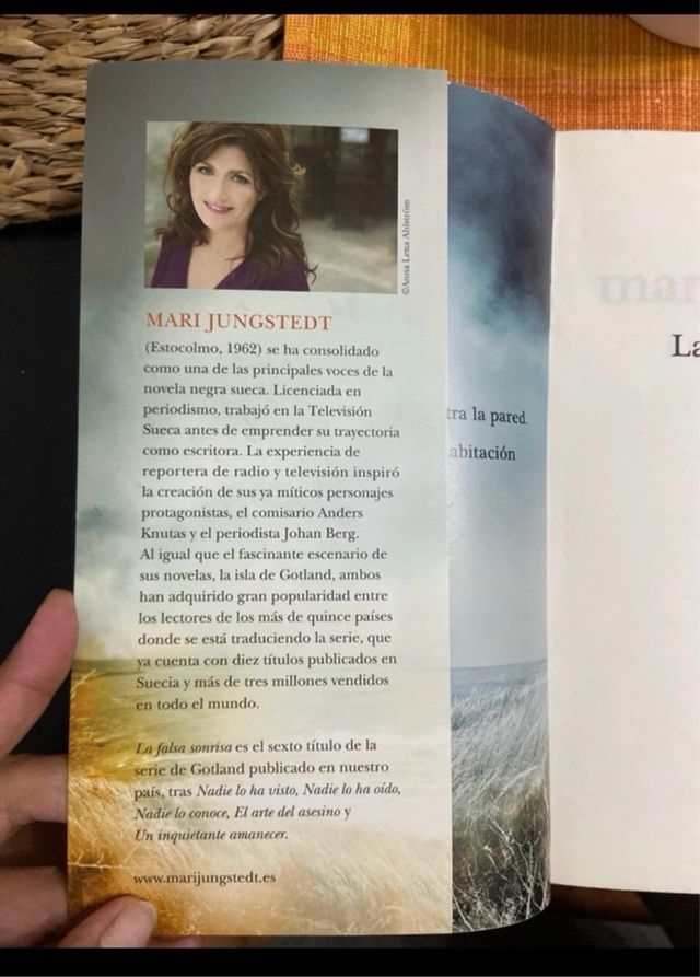 La falsa sonrisa: (Gotland 6) (Spanish Edition)