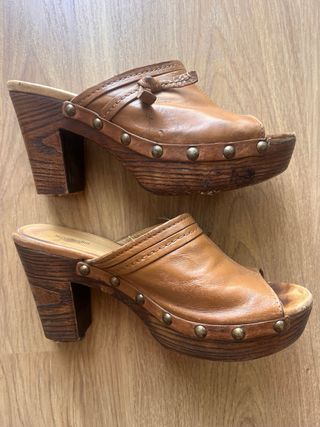 2 Pares de ZAPATOS de MUJER