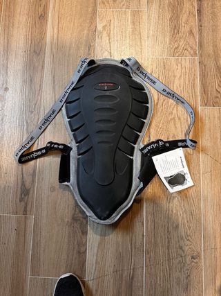 Protector Columna B-SQUARE como nuevo