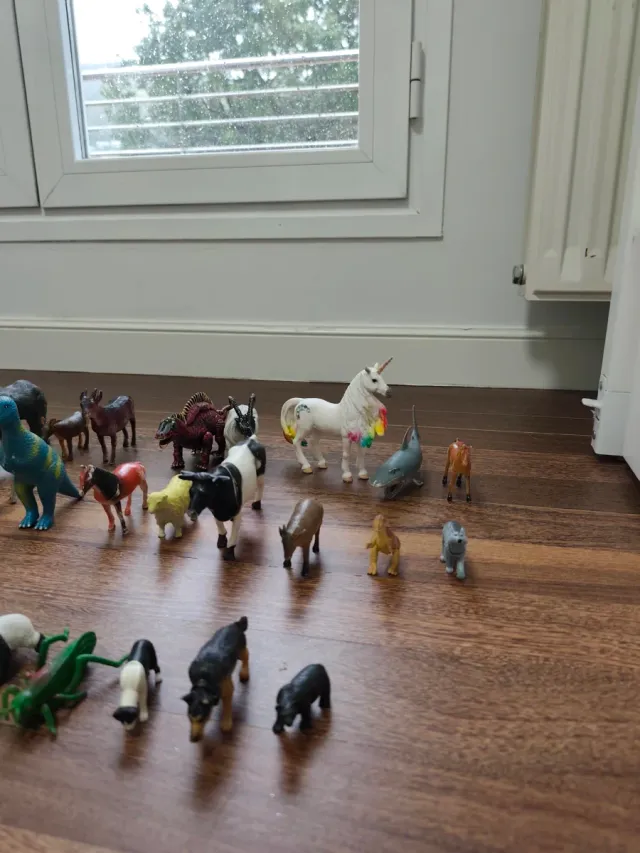 Figuras de animales variados