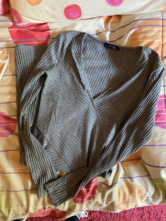 Vestido punto Bershka gris