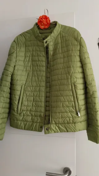 Cazadora acolchada verde mujer