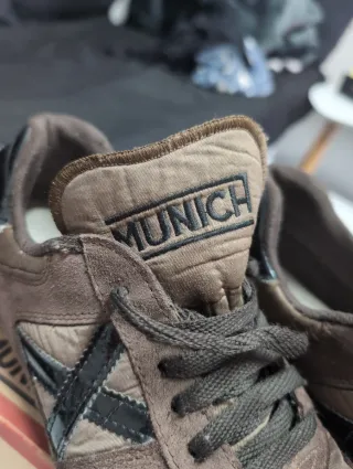 Zapatillas Munich Marrones y Negras