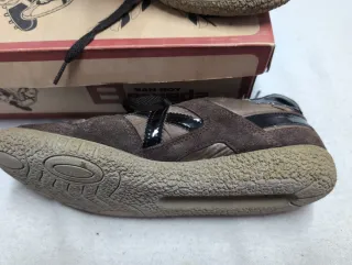 Zapatillas Munich Marrones y Negras