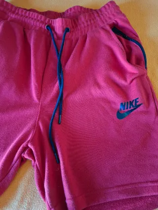 Lote 3 prendas: 2 camisetas y 1 pantalón