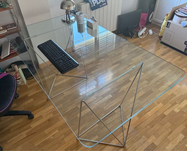 Mesa de diseño cristal y metal