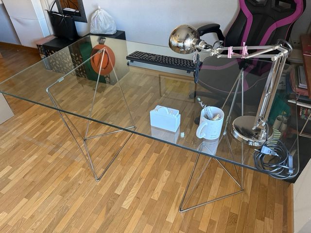 Mesa de diseño cristal y metal