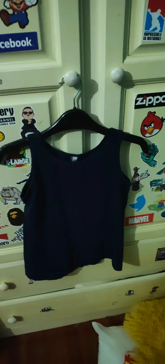 Camiseta azul sin mangas