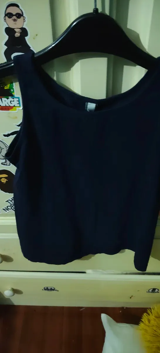 Camiseta azul sin mangas