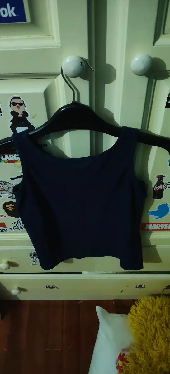 Camiseta azul sin mangas