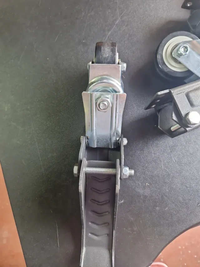 Juego 4 Ruedas Retráctiles 225kg