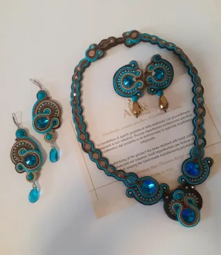 Collana Alyke soutache marrone, oro e turchese