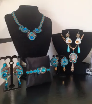 Collana Alyke soutache marrone, oro e turchese