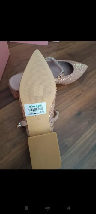 Zapatos Alma en Pena destalonados dorados