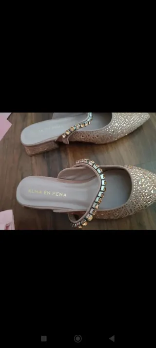 Zapatos Alma en Pena destalonados dorados