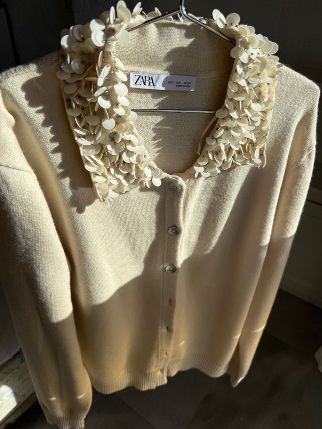Cárdigan Zara, calidad alta , botones Nácar .
