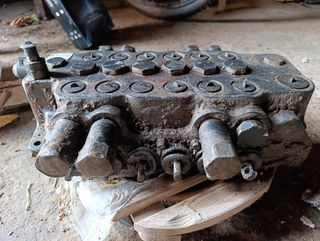 Distribuidor Retro JCB 3CX