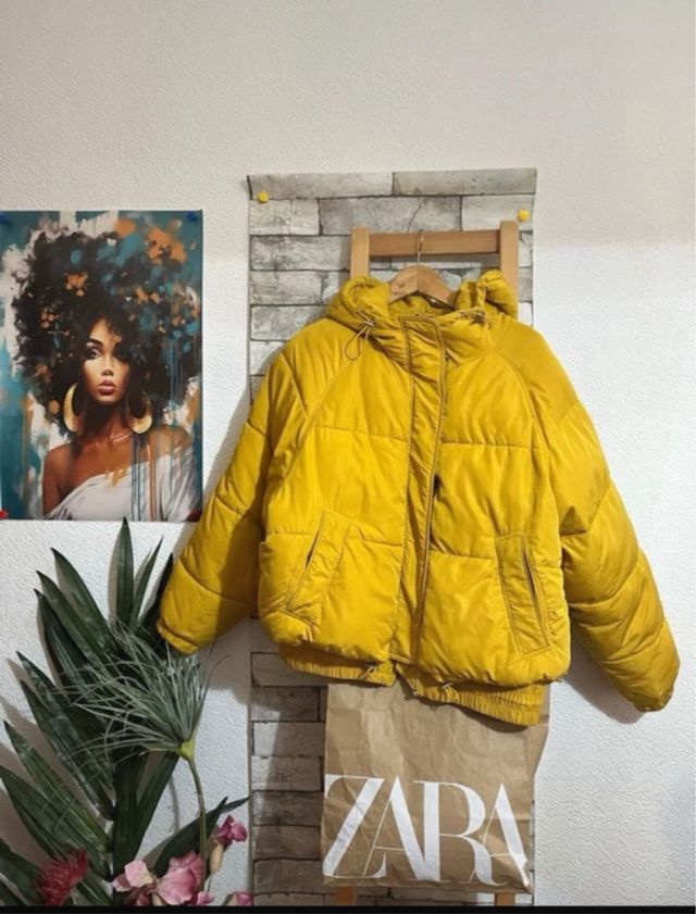 Chaqueta acolchada amarilla