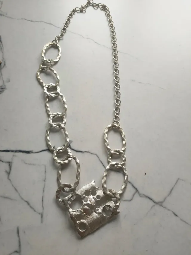Lote 4 collares mujer. Prezzo di ogni collana 8e
