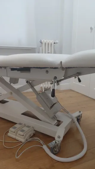 CAMILLA DE MASAJE ELÉCTRICA