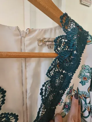 Vestido Camaleonica floral encaje