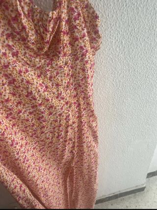 Vestido Zara flores abertura pierna