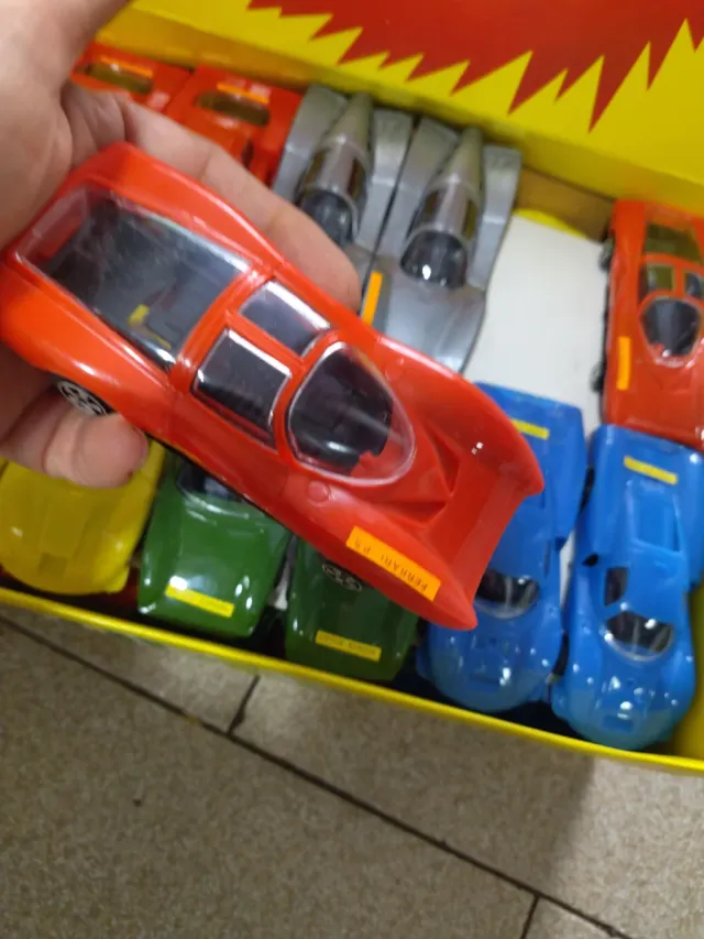 Scatola 36 Auto Polistil P48