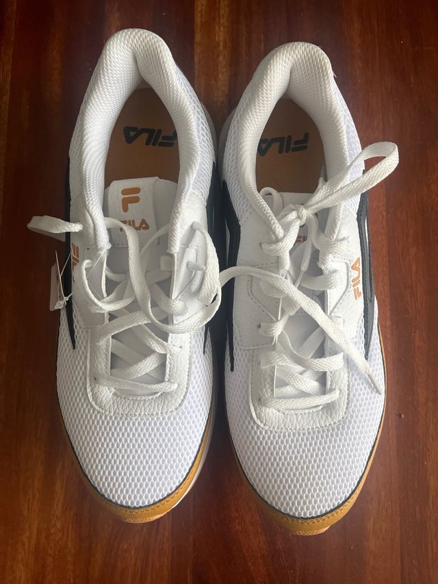 Zapatillas Fila Blancas y Marrones Talla 41